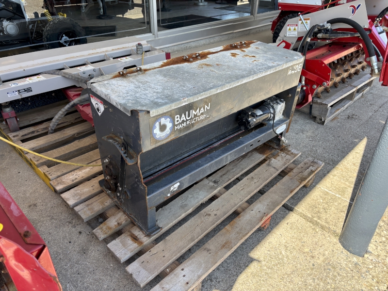 2017 VENTRAC 3400Y COMPACT TRACTOR WITH ATTACHMENTS - SNOW REMOVAL PACKAGE