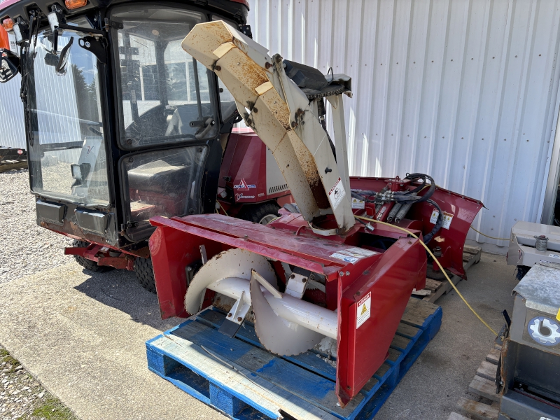 2017 VENTRAC 3400Y COMPACT TRACTOR WITH ATTACHMENTS - SNOW REMOVAL PACKAGE