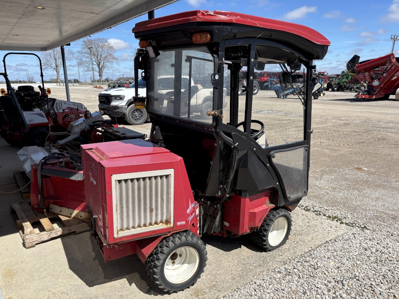 2017 VENTRAC 3400Y COMPACT TRACTOR WITH ATTACHMENTS - SNOW REMOVAL PACKAGE