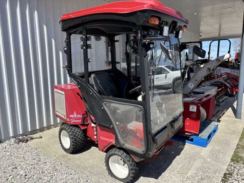 2017 VENTRAC 3400Y COMPACT TRACTOR WITH ATTACHMENTS - SNOW REMOVAL PACKAGE