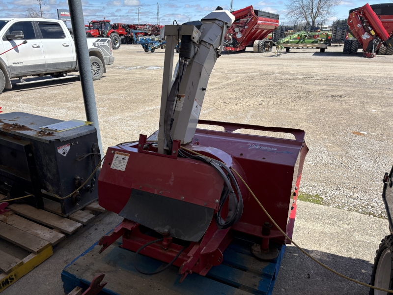 2017 VENTRAC 3400Y COMPACT TRACTOR WITH ATTACHMENTS - SNOW REMOVAL PACKAGE
