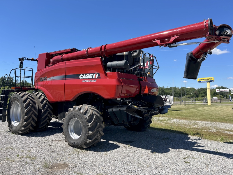 2018 CASE IH 8240 AXIAL-FLOW COMBINE