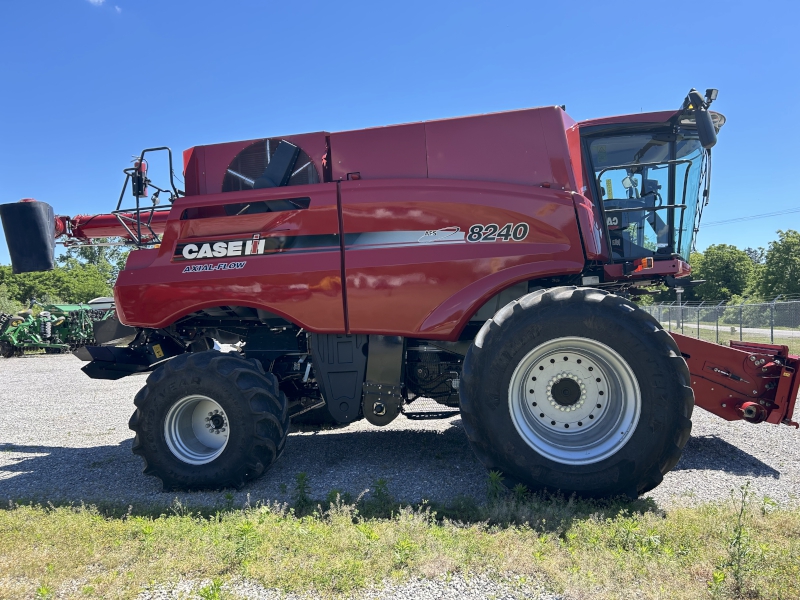 2018 CASE IH 8240 AXIAL-FLOW COMBINE