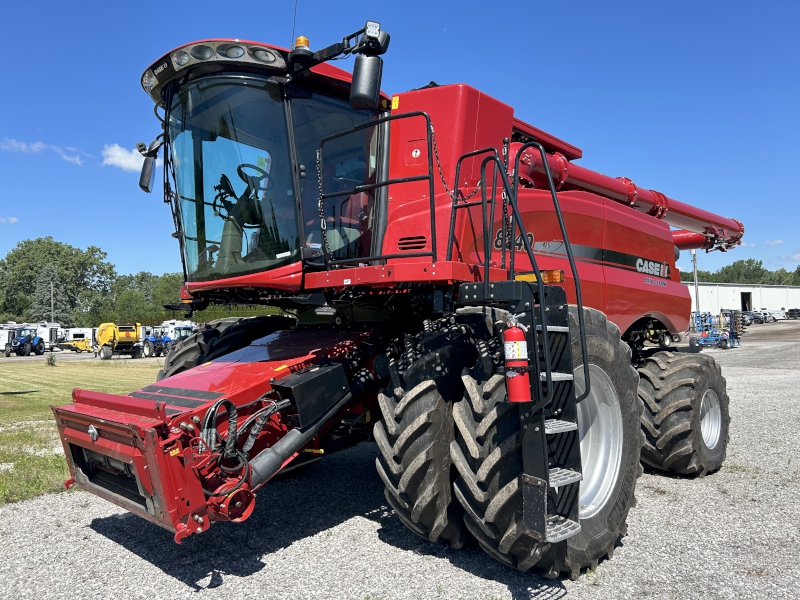 2018 CASE IH 8240 AXIAL-FLOW COMBINE