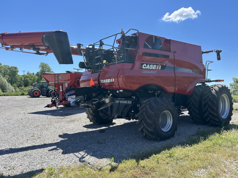 2018 CASE IH 8240 AXIAL-FLOW COMBINE