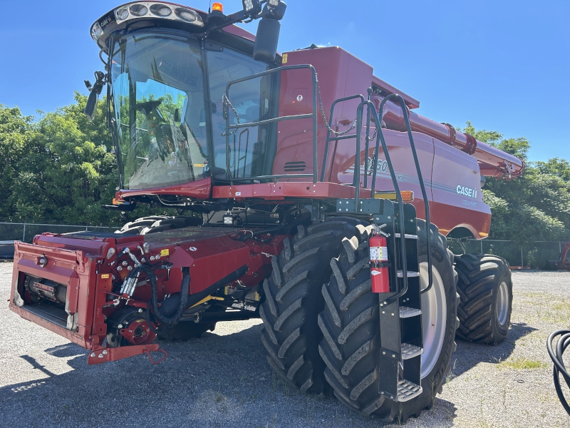 2023 CASE IH 8250 AXIAL-FLOW COMBINE