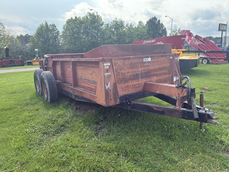 1988 CASE IH 595 MANURE SPREADER