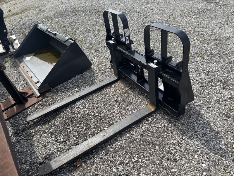 2026 HORST 5500 POUND PALLET FORK