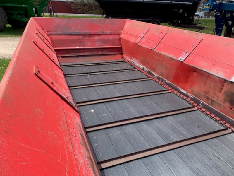 1997 NEW HOLLAND 185 MANURE SPREADER
