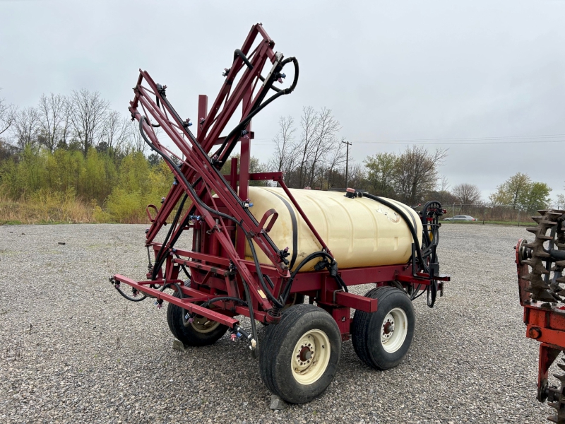 1989 HARDI TR500 PULL-TYPE SPRAYER