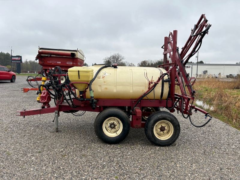 1989 HARDI TR500 PULL-TYPE SPRAYER