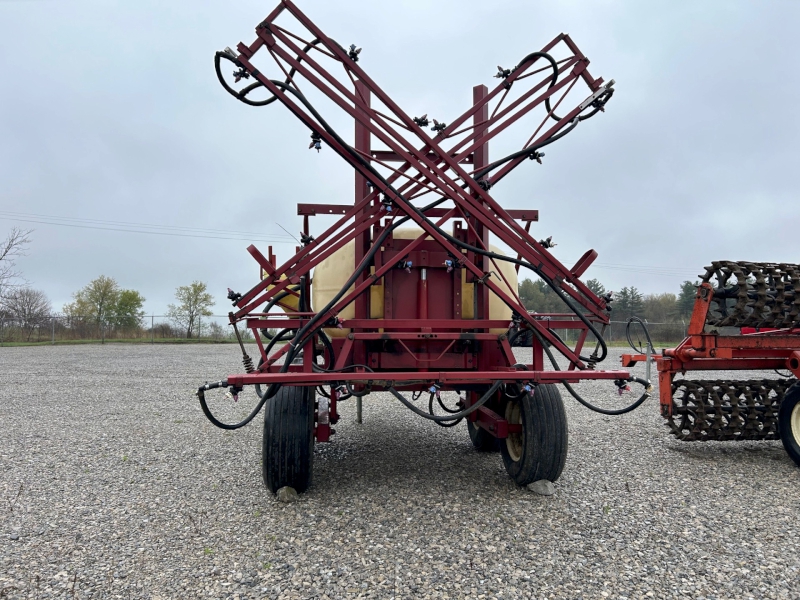 1989 HARDI TR500 PULL-TYPE SPRAYER