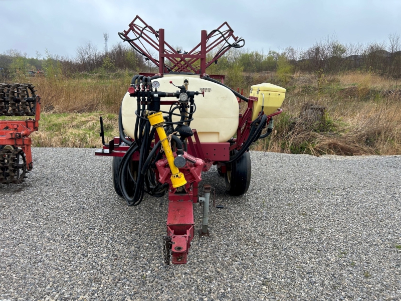 1989 HARDI TR500 PULL-TYPE SPRAYER