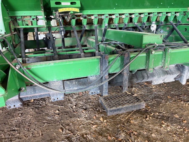 2002 JOHN DEERE 1560 NO-TILL DRILL