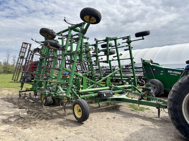 2007 JOHN DEERE 2210 FIELD CULTIVATOR
