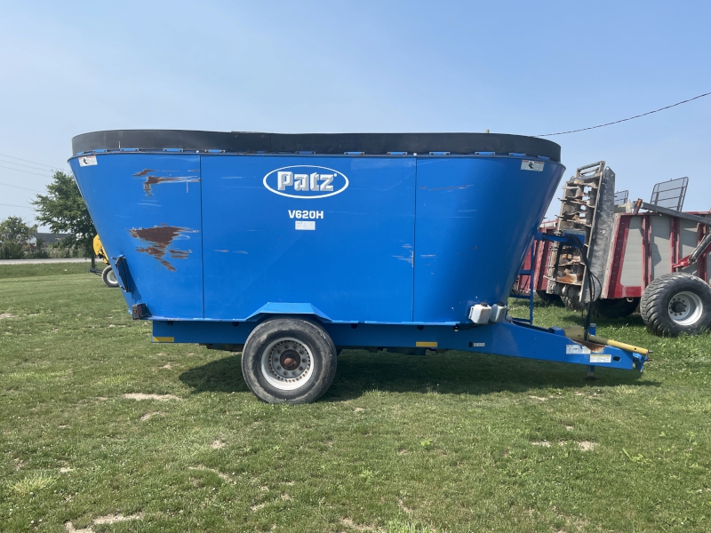 2012 PATZ V620H TMR 1600 SERIES FEED MIXER
