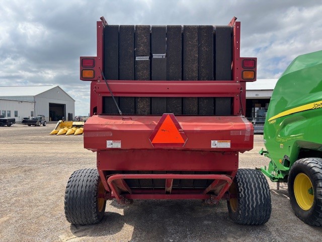 2004 NEW HOLLAND BR780 ROUND BALER