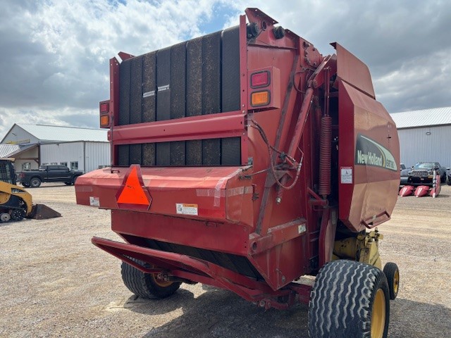 2004 NEW HOLLAND BR780 ROUND BALER