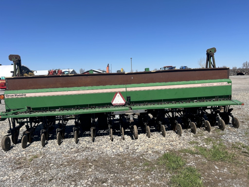 1998 GREAT PLAIN SOLID STAND 20 MIN-TILL DRILL