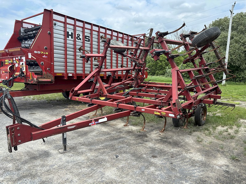1996 CASE IH 4600 FIELD CULTIVATOR