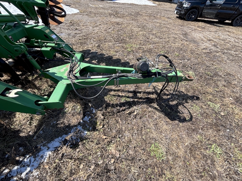 2004 JOHN DEERE 637 TANDEM DISC