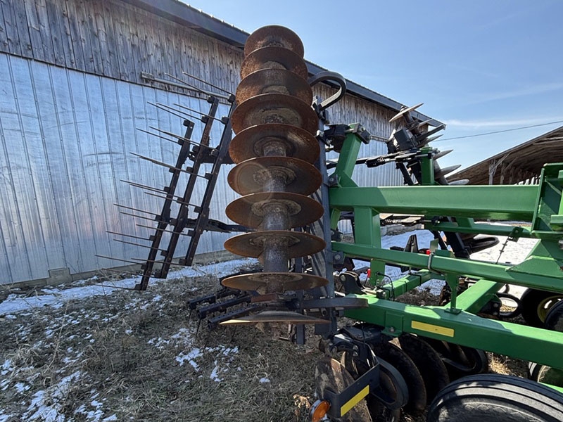 2004 JOHN DEERE 637 TANDEM DISC