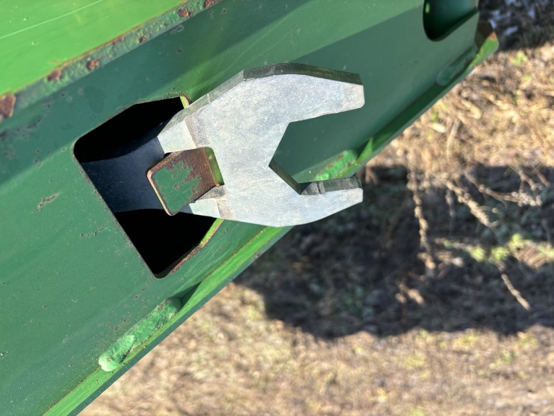 2004 JOHN DEERE 637 TANDEM DISC