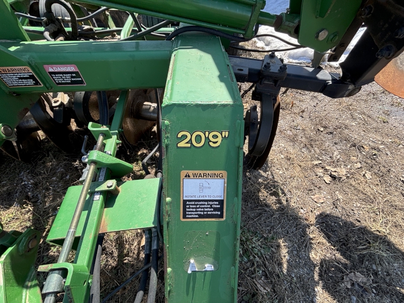 2004 JOHN DEERE 637 TANDEM DISC