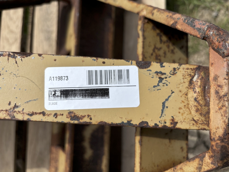 8 FOOT LANDPRIDE 35 REAR BLADE