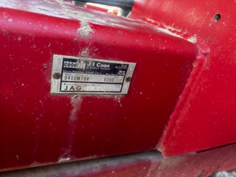 CASE IH 5400 NO-TILL DRILL WITH UNVERFERTH CADDY