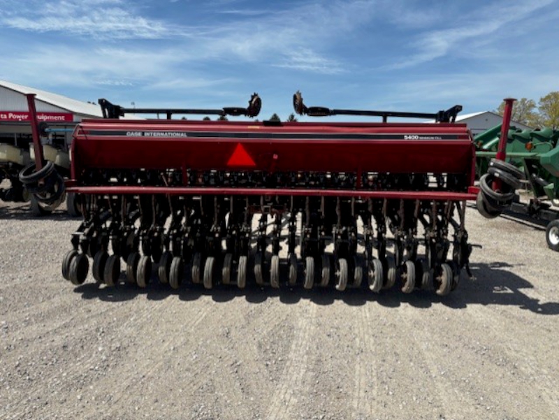 CASE IH 5400 NO-TILL DRILL WITH UNVERFERTH CADDY