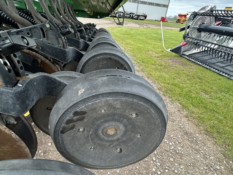 2012 JOHN DEERE 455 FRONT FOLDING GRAIN DRILL