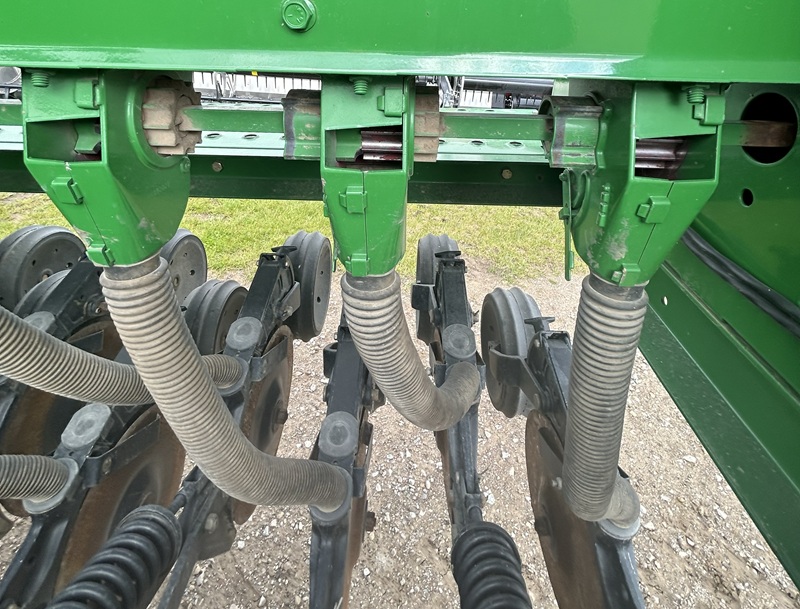 2012 JOHN DEERE 455 FRONT FOLDING GRAIN DRILL