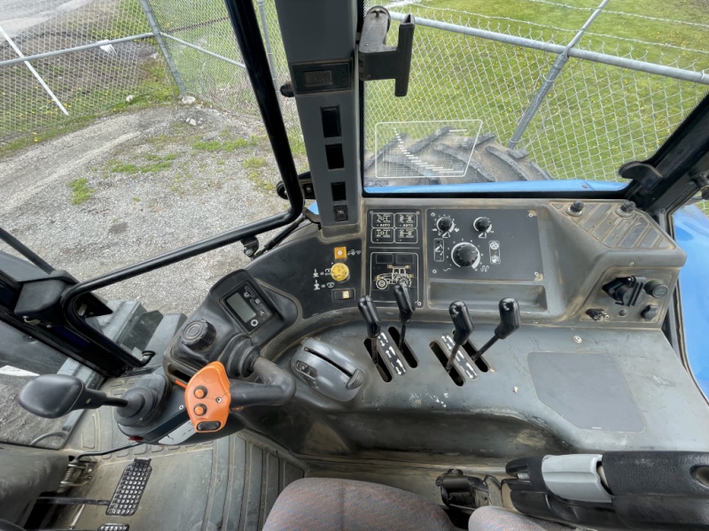 2003 NEW HOLLAND TM140 TRACTOR