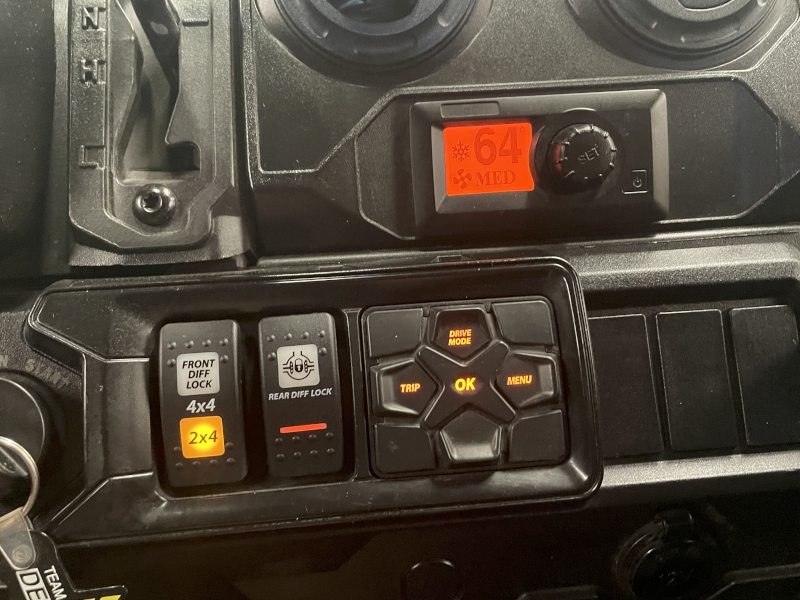 Side-by-Side/Utility Vehicle  2024 CAN-AM DEFENDER LIMITED HD10 SIDE BY SIDE Photo