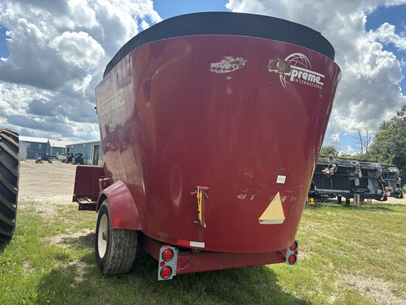 2017 SUPREME 800T TMR FEED MIXER
