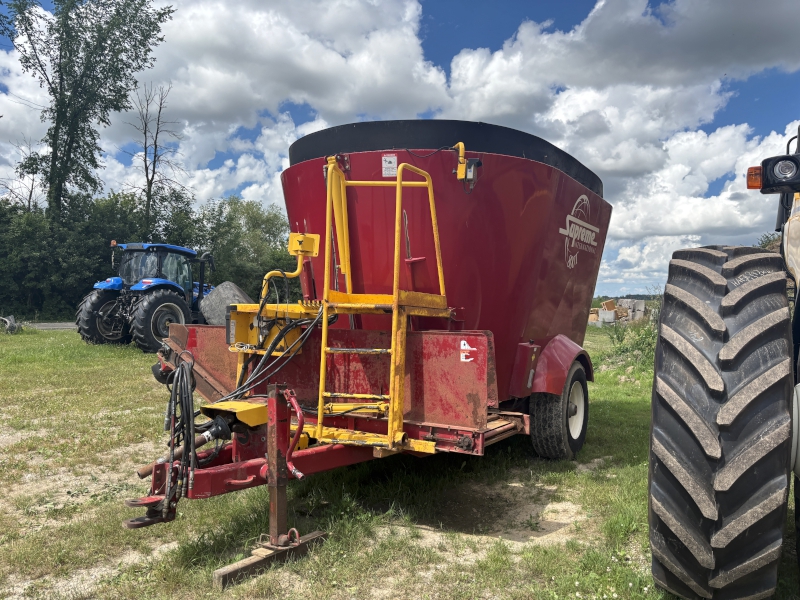 2017 SUPREME 800T TMR FEED MIXER