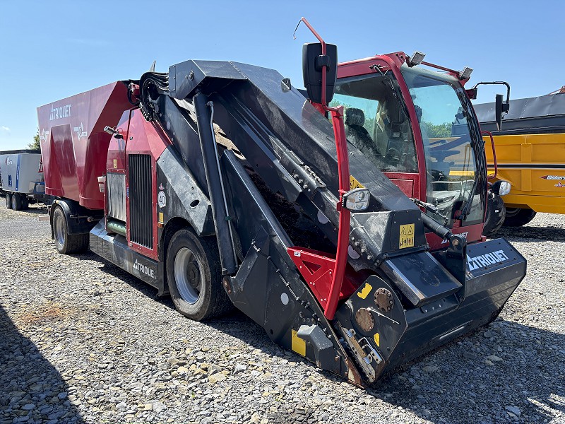 2024 TRIOLIET TRIOTRAC TT2000VL TMR FEED MIXER