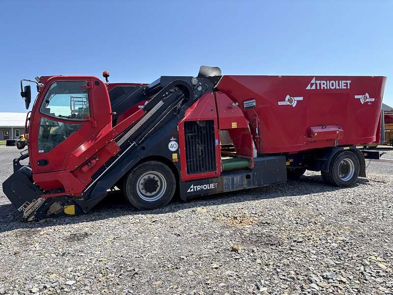 2024 TRIOLIET TRIOTRAC TT2000VL TMR FEED MIXER