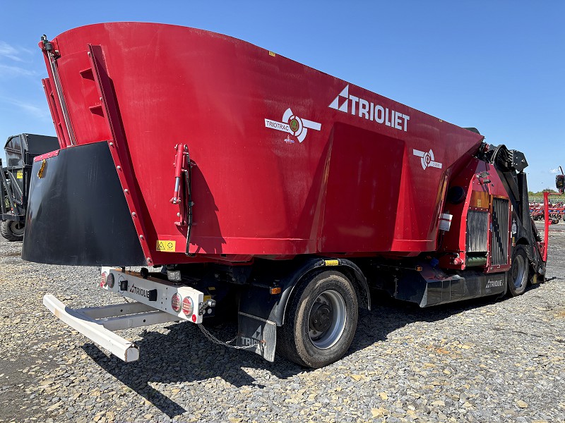 2024 TRIOLIET TRIOTRAC TT2000VL TMR FEED MIXER