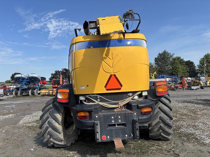 2012 NEW HOLLAND FR9040 FORAGE HARVESTER WITH HEADS