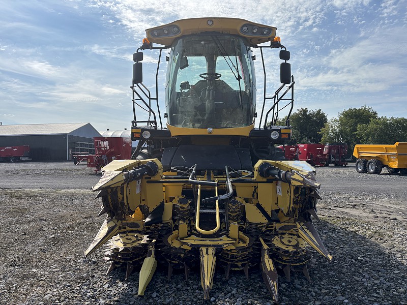 2012 NEW HOLLAND FR9040 FORAGE HARVESTER WITH HEADS