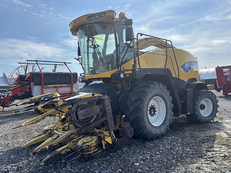 2012 NEW HOLLAND FR9040 FORAGE HARVESTER WITH HEADS