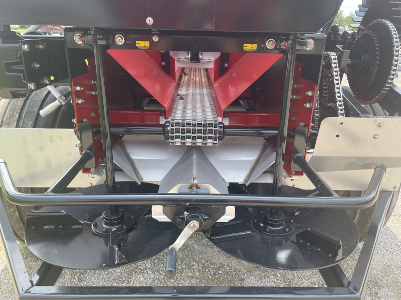 2026 SALFORD BBI TROOPER 10 PULL-TYPE FERTILIZER SPREADER