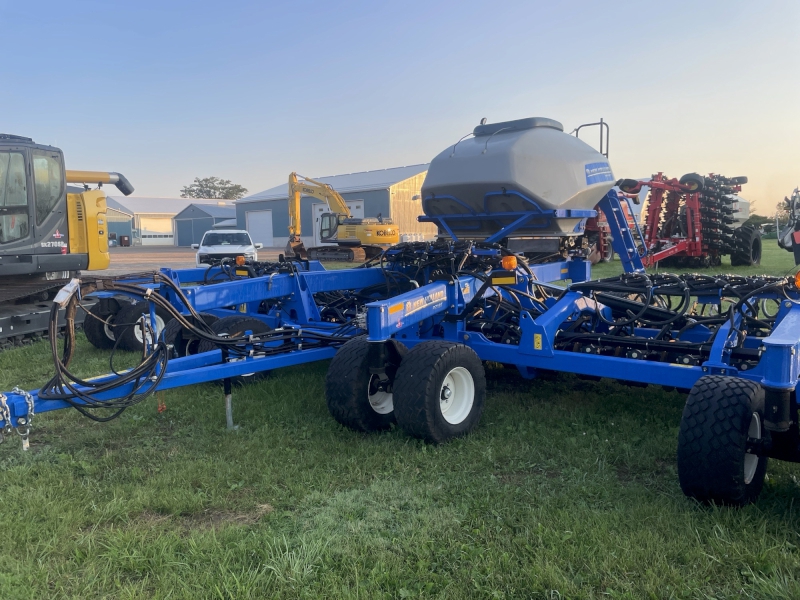 2023 NEW HOLLAND P2185 30 FOOT AIR DRILL