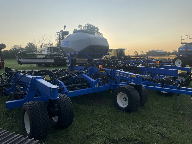 2023 NEW HOLLAND P2185 30 FOOT AIR DRILL
