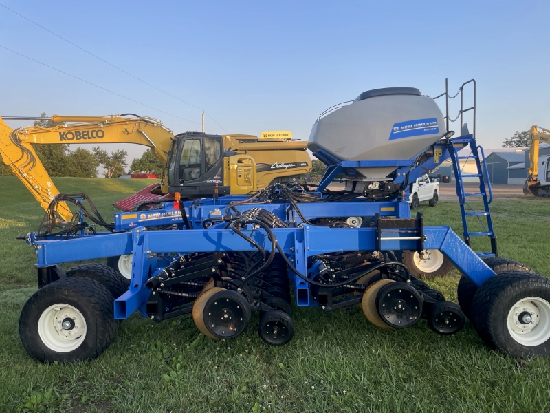 2023 NEW HOLLAND P2185 30 FOOT AIR DRILL