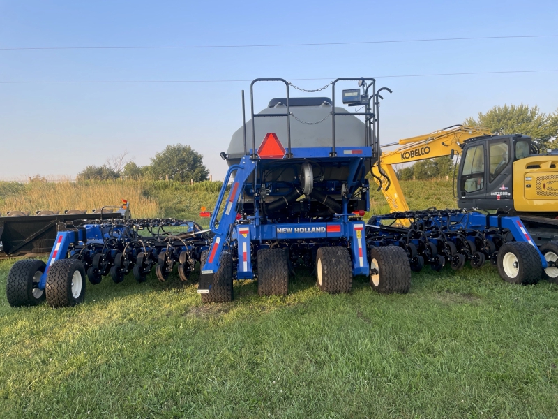 2023 NEW HOLLAND P2185 30 FOOT AIR DRILL