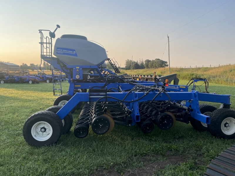 2023 NEW HOLLAND P2185 30 FOOT AIR DRILL