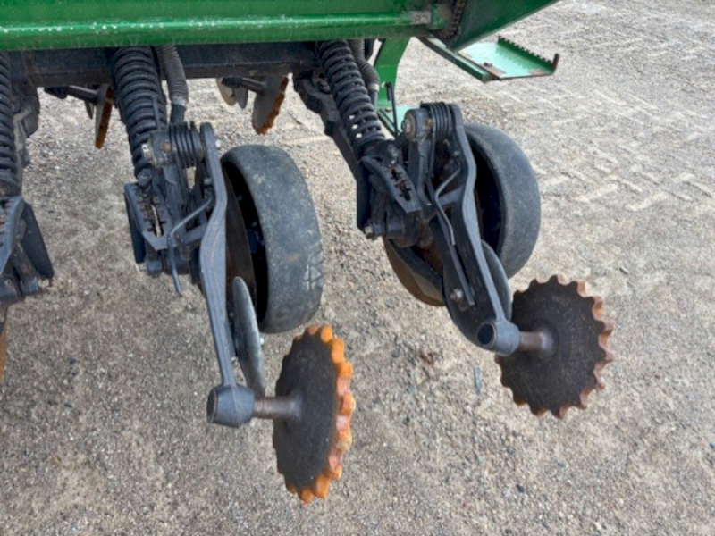 2011 JOHN DEERE 1590 NO-TILL DRILL